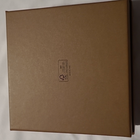 Small brown BURBERRY box and bag - Picture 8 of 8